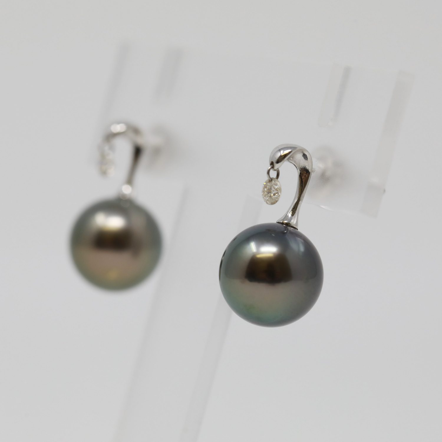 黒蝶真珠ピアス