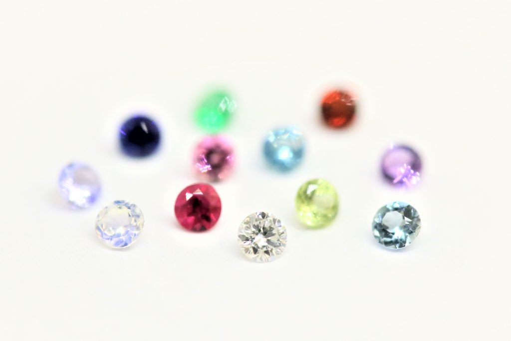 Gemstone with Pearls – birthstone of you or your loved ones.